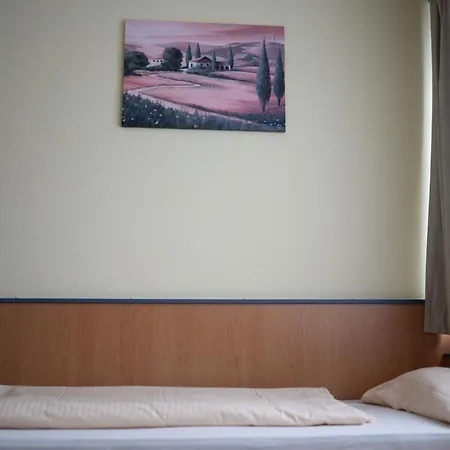 ホテル Radlstadl - Brauhaus Und カールスト